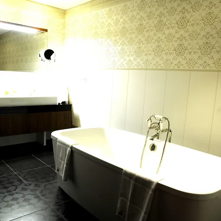 Demeures & Chateaux La Belle Meuniere Szálloda 4*